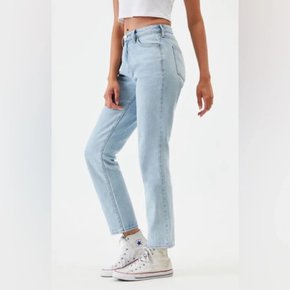 Pacsun light wash mom jeans - Picture 3 of 5